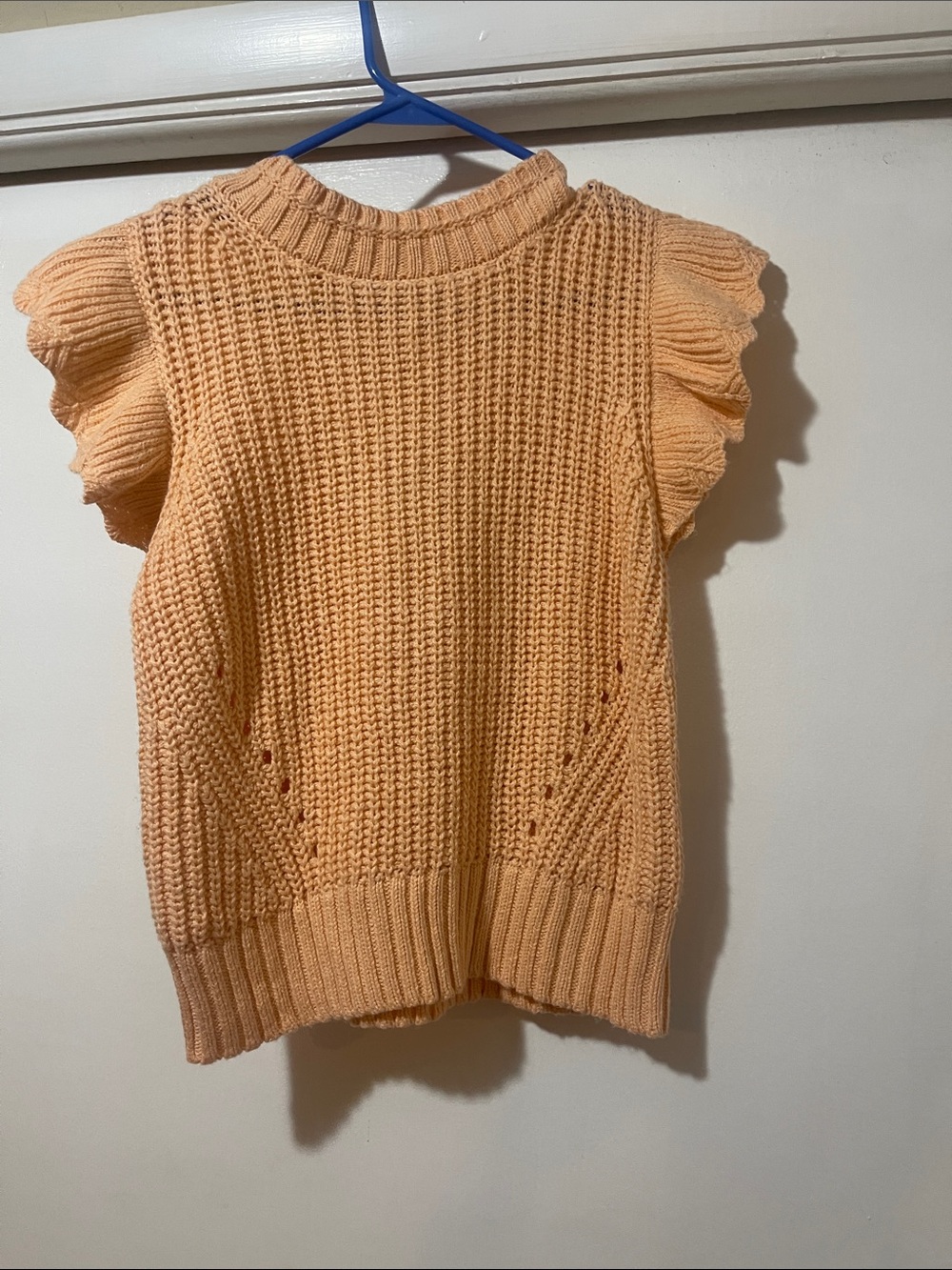 Universal threads Blush Knit Sweater Top with Ruffle Shoulders NWT size medium